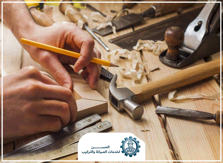 نجار في دبي