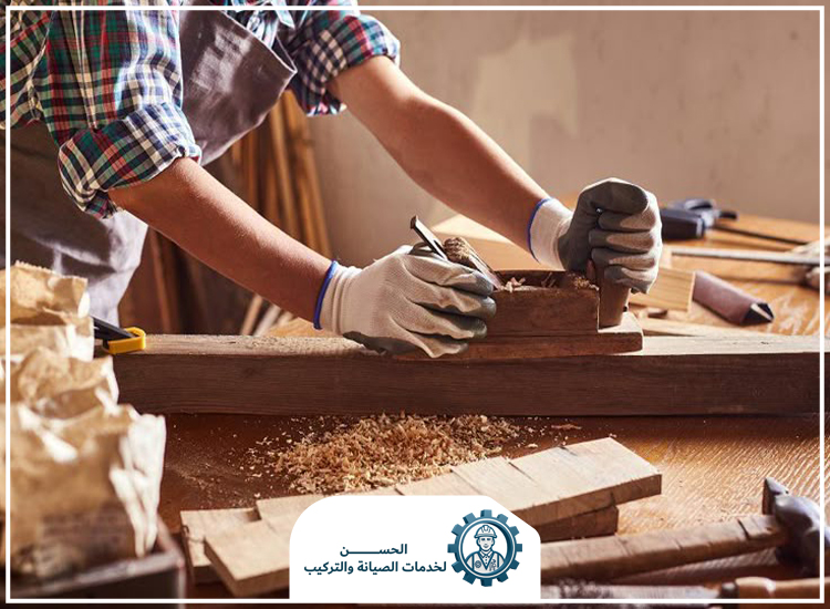 نجار في الشارقة