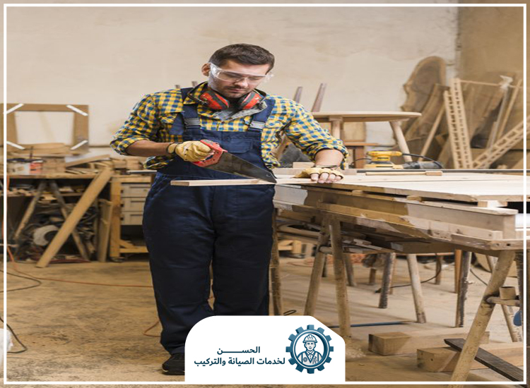 نجار في عجمان